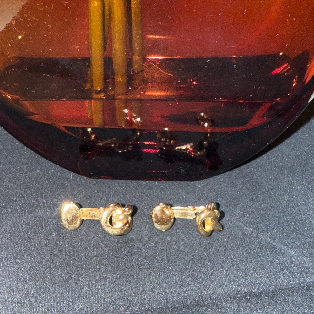 Dior Gold Knot Earrings - Picture 6 of 9
